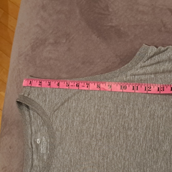 Sz M Gap fit workout tank top - Picture 4 of 9